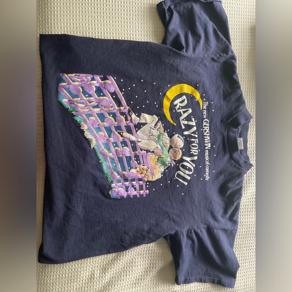 Graphic tee delta brand XL